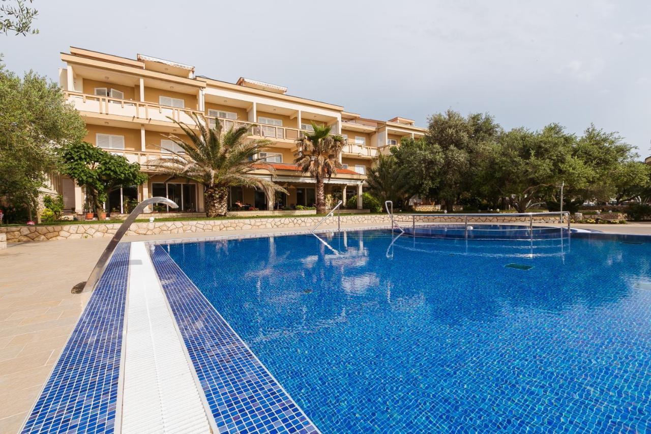 City Pool Apartments נובליה מראה חיצוני תמונה